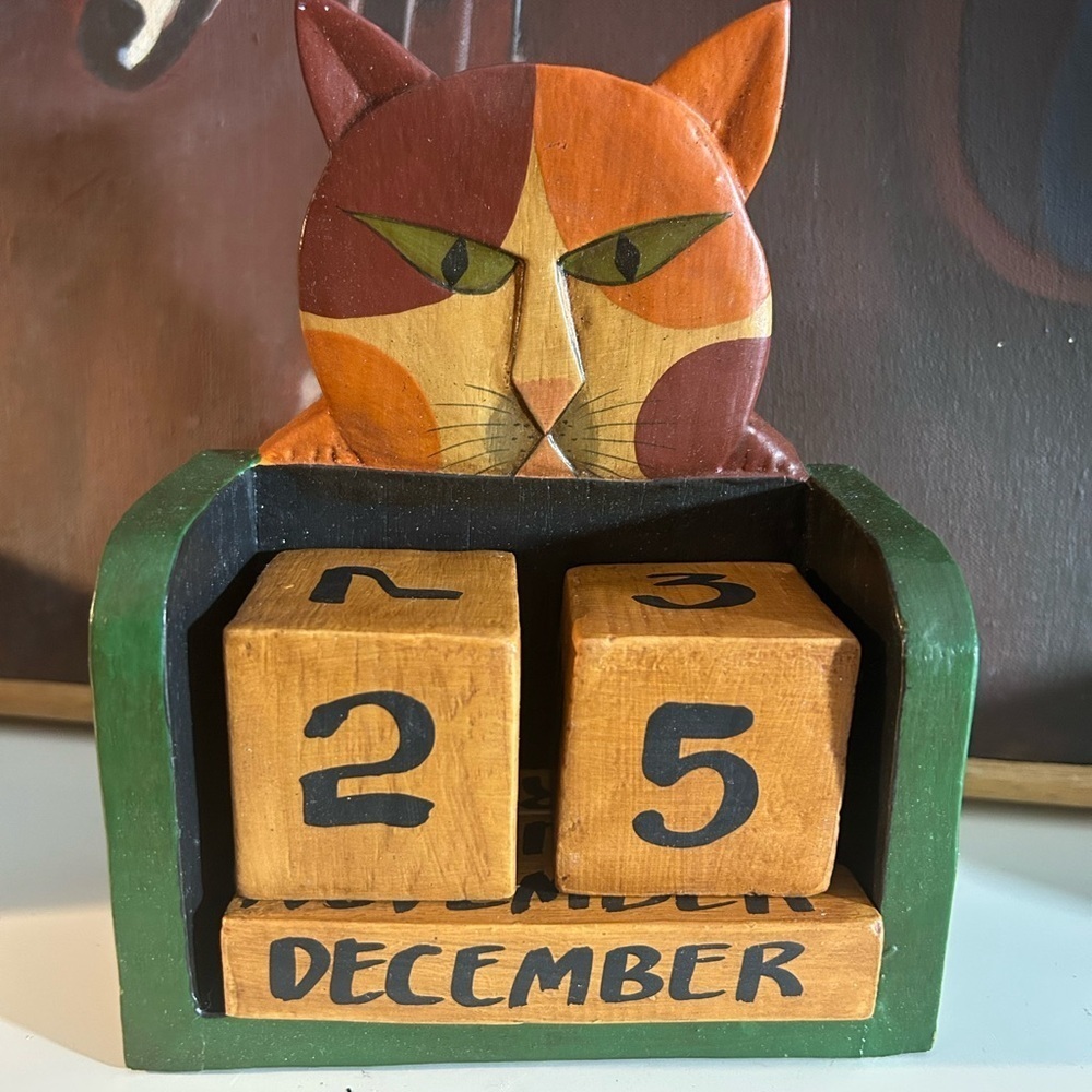 Hand Carved Cat Perpetual Calendar Wooden Block Desk Calendar Indonesia Decor